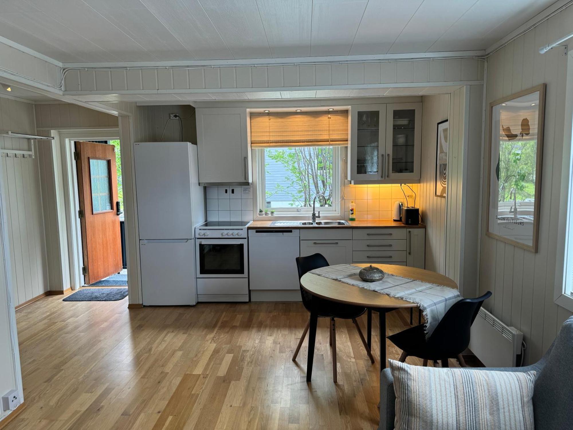 Walo Apartments Tromsdalen - Close To Cable Car And Arctic Cathedral, 10 Min By Bus To City Centre, Free Parking 트롬쇠 외부 사진